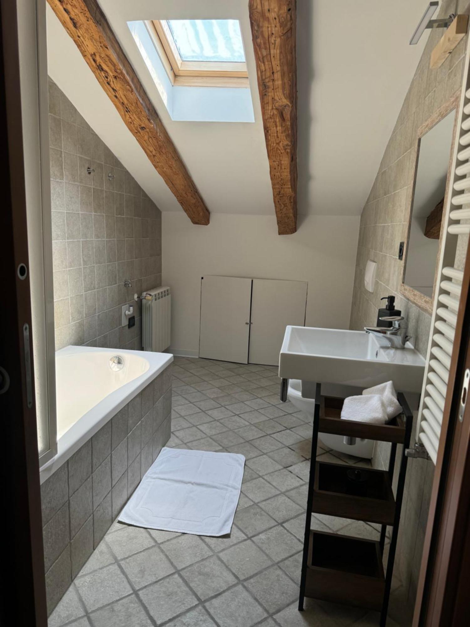 Lex 4 Sauna -Trieste Center Luaran gambar